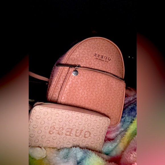 Pink Guess backpack wallet set - Picture 1 of 6
